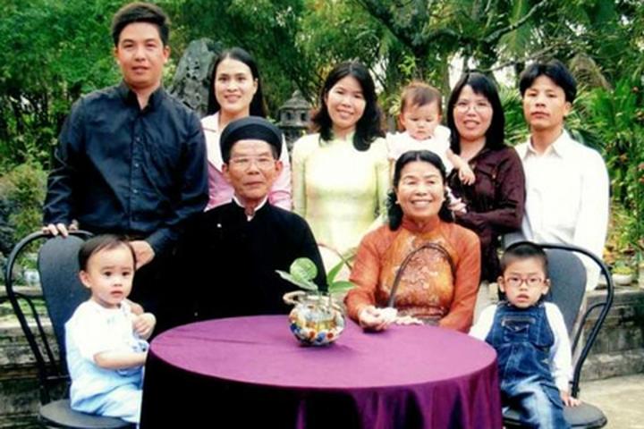 Nội dung: Mùa hè đang đến và với nó, xu hướng mới về áo vai bèo đang ngày càng trở nên